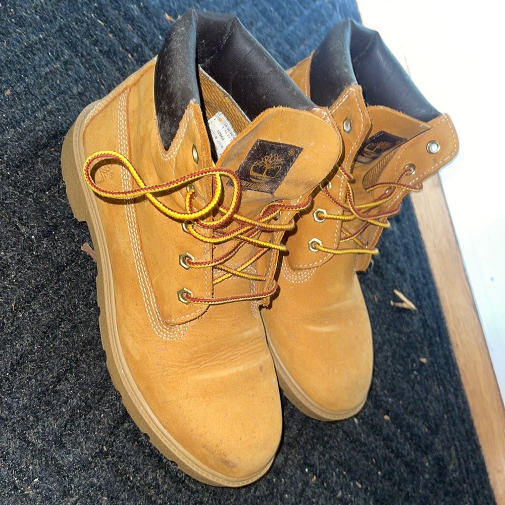 Boys size 5 timberland boots